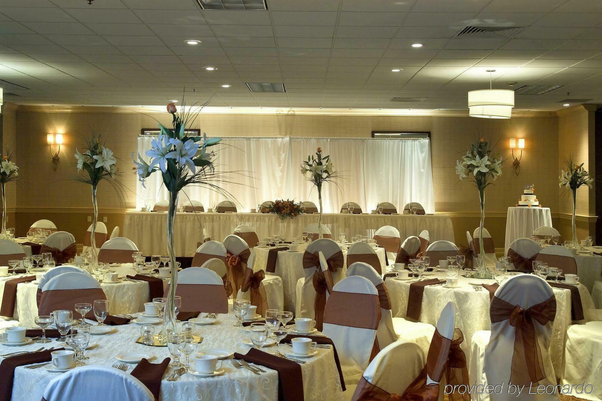 Best Western Plus Strongsville Cleveland Restaurante foto